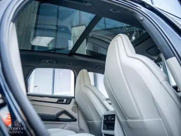 Cayenne 3.0 E-Hybrid Platinum / 1st owner / Pano
