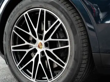 Cayenne E-Hybrid BOSE AHK 14 Wege Sitze 21 Zoll