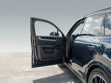 Cayenne E-Hybrid BOSE AHK 14 Wege Sitze 21 Zoll