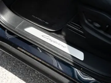 Cayenne E-Hybrid BOSE AHK 14 Wege Sitze 21 Zoll