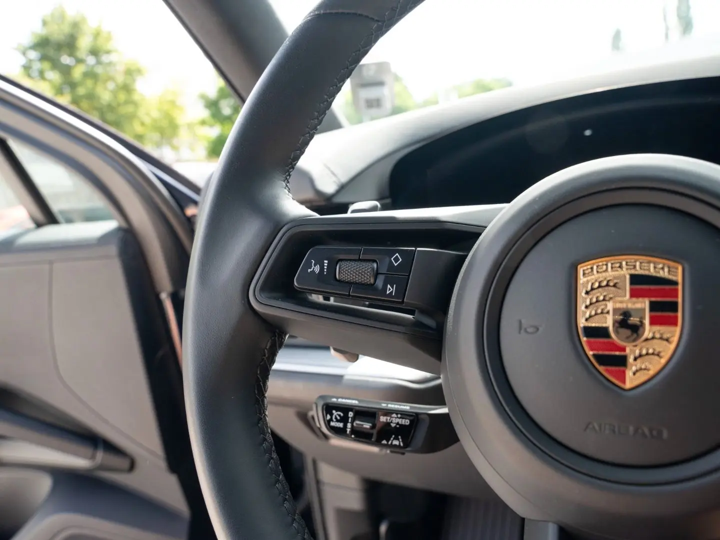 Cayenne E-Hybrid BOSE AHK 14 Wege Sitze 21 Zoll