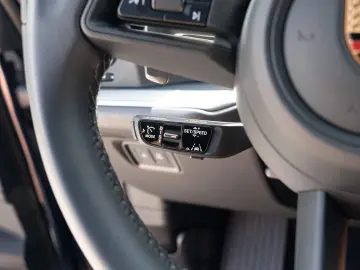 Cayenne E-Hybrid BOSE AHK 14 Wege Sitze 21 Zoll