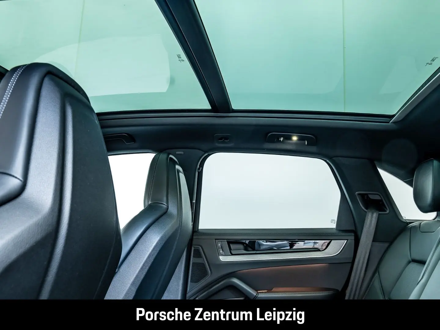 Cayenne SportDesign HeadUp HD-Matrix AHK Bose 18