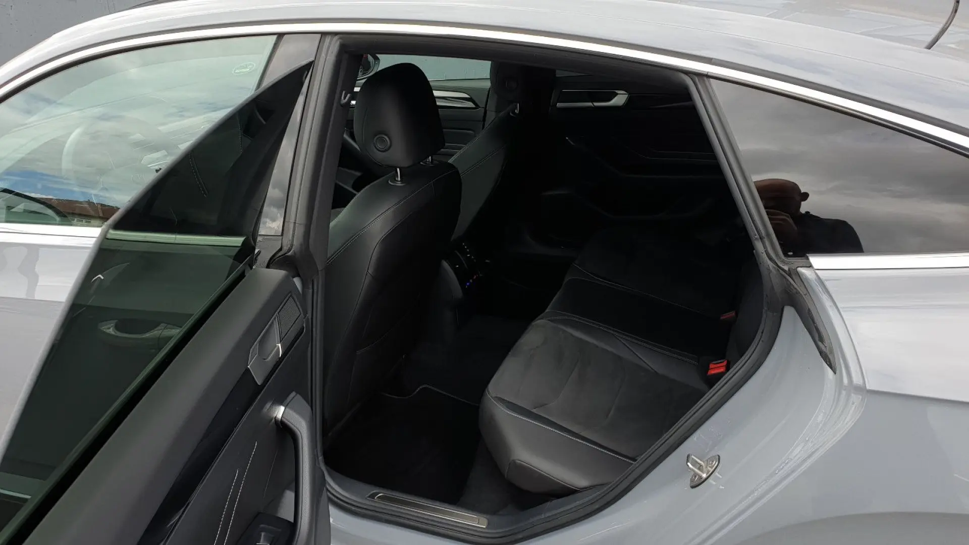 Arteon 2.0TSI DSG 3 x R-Line Pano/Virtual/360/19