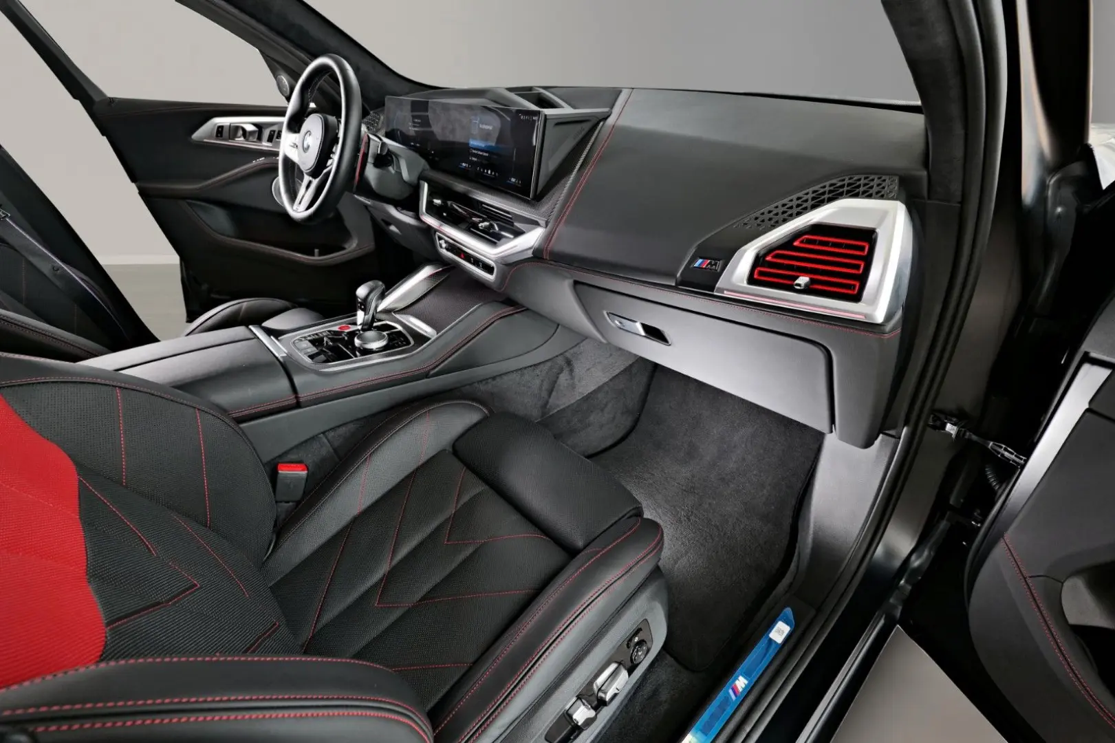 XM Label V8 / MASSAGE / CARBON /BOWERS & WILKINS
