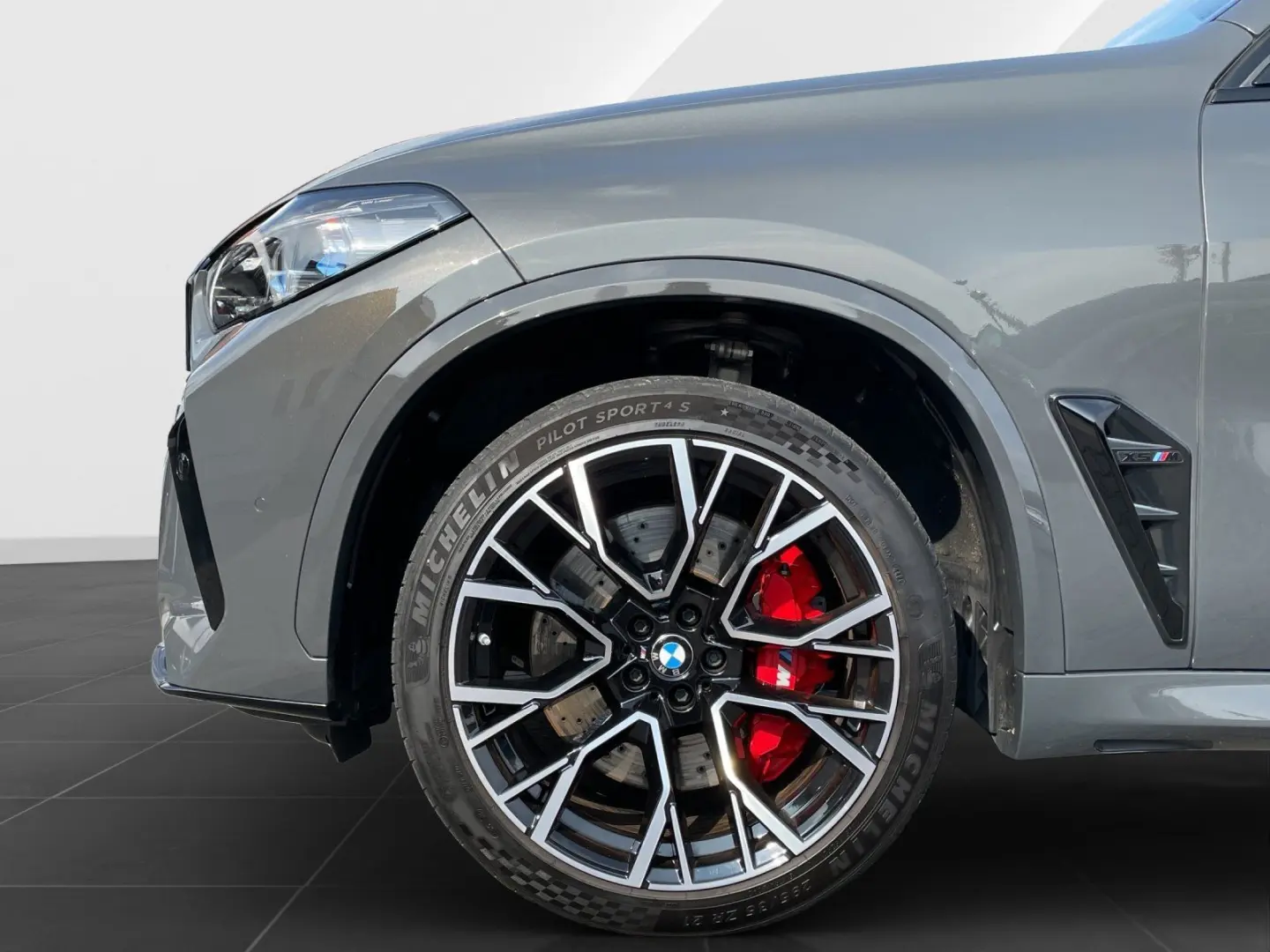 X5 M *COMPETITION*SERVICE INKL. PLUS*SKY LOUNGE*