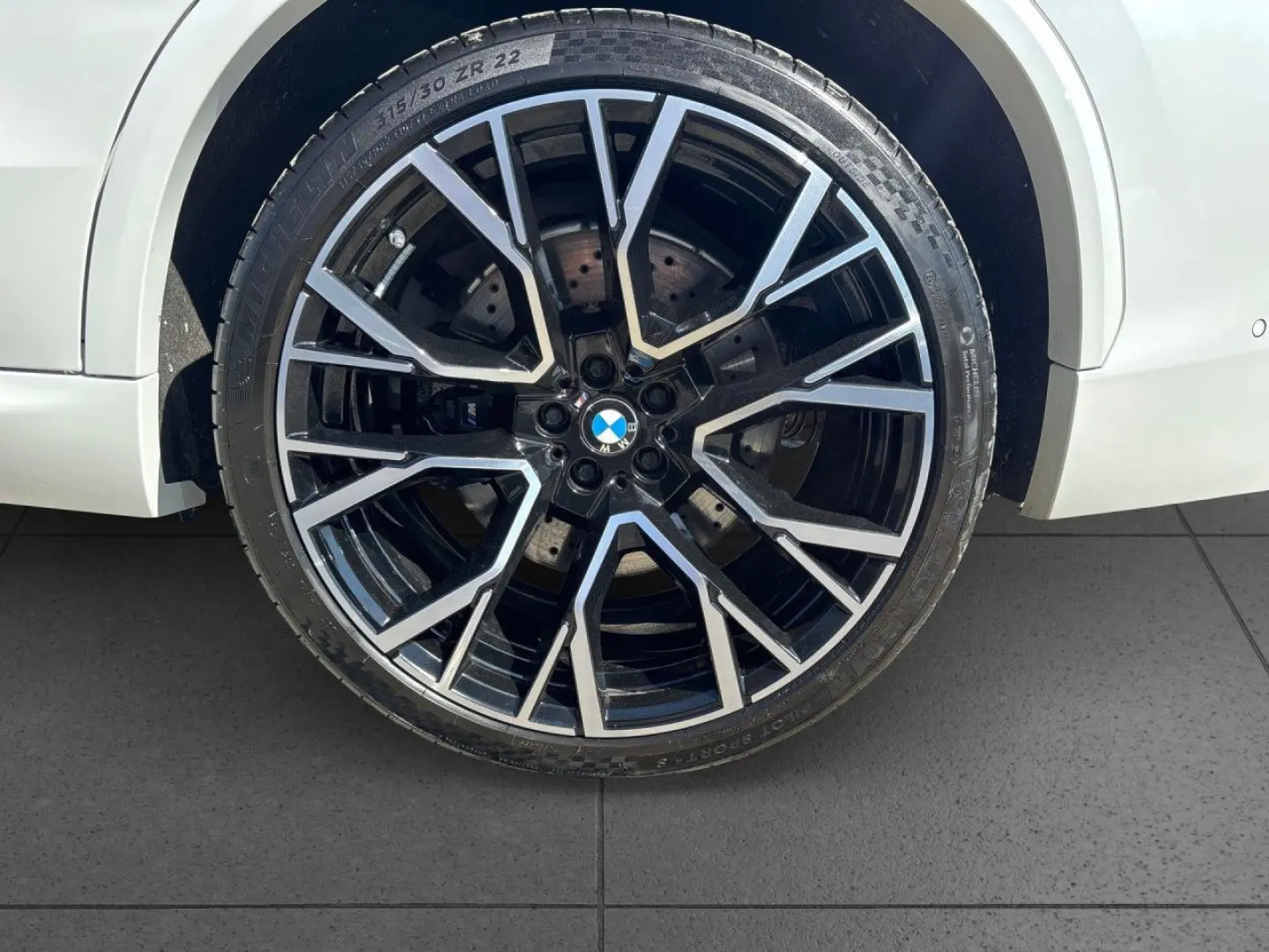 X5 M Comp. AKRAPOVIC H&R DrAssPr AHK LASER Pano
