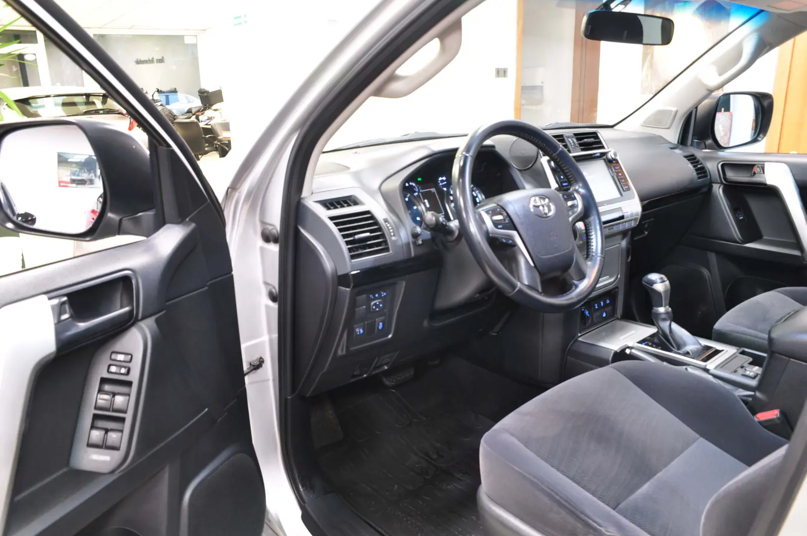 Toyota Land Cruiser 150 d-4d AT  4x4  TVA deductibil