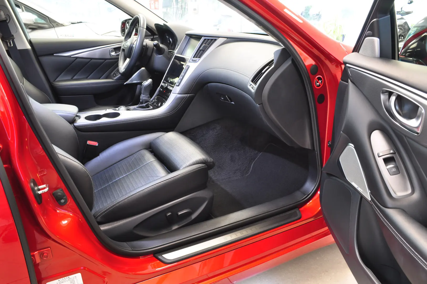 INFINITI Q50 HYBRID AWD V6 3.5L V6 364 CP