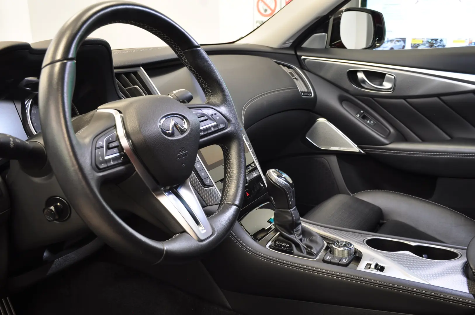 INFINITI Q50 HYBRID AWD V6 3.5L V6 364 CP