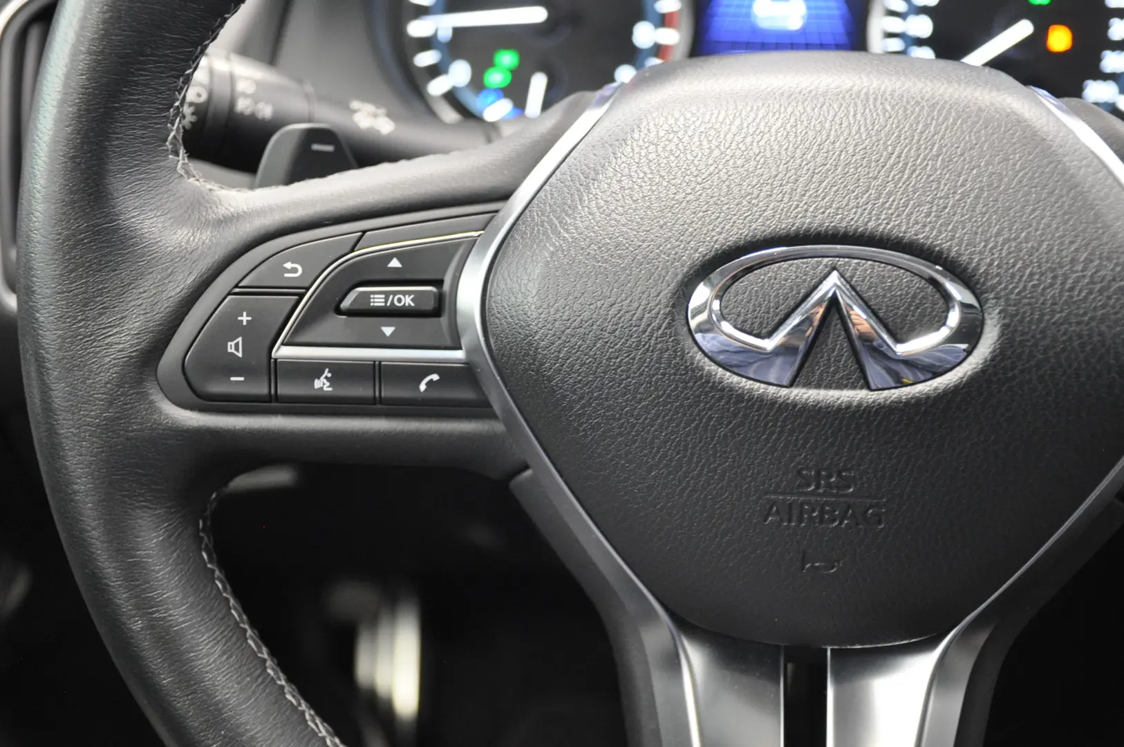 INFINITI Q50 HYBRID AWD V6 3.5L V6 364 CP