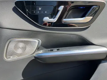 GLC 43 AMG 4M+NIGHT+PANO+AHK+FAHRASSI+HUD+DIGITA