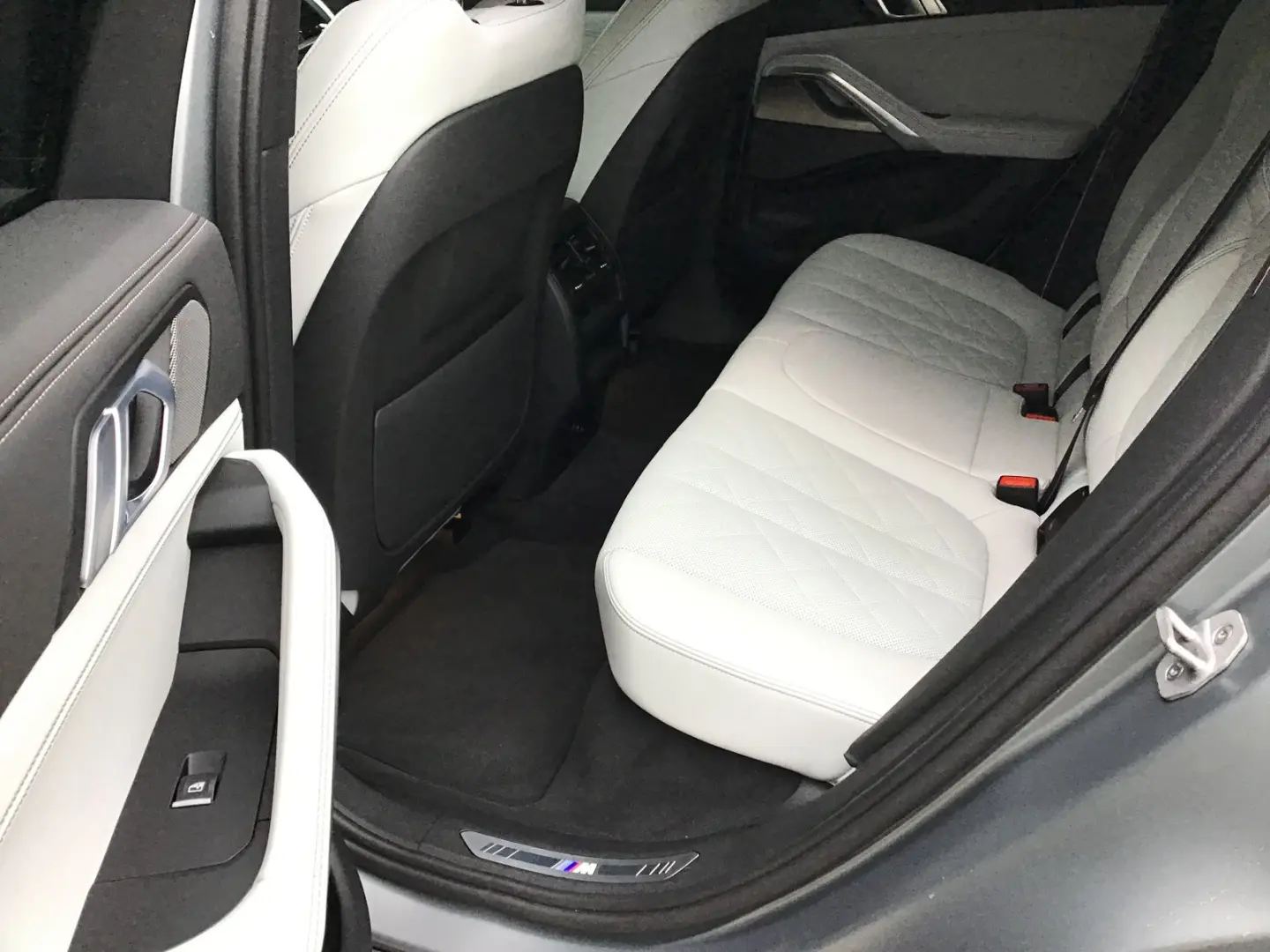 X6 xDrive30d M Sport Paket Pro-Iconic Glow-M Spo