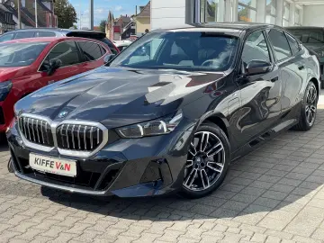 550 e MSPORT DAP PA+ AUTOB-ASSIST HK ICONIC-GLOW