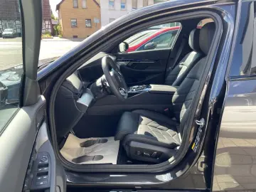 550 e MSPORT DAP PA+ AUTOB-ASSIST HK ICONIC-GLOW