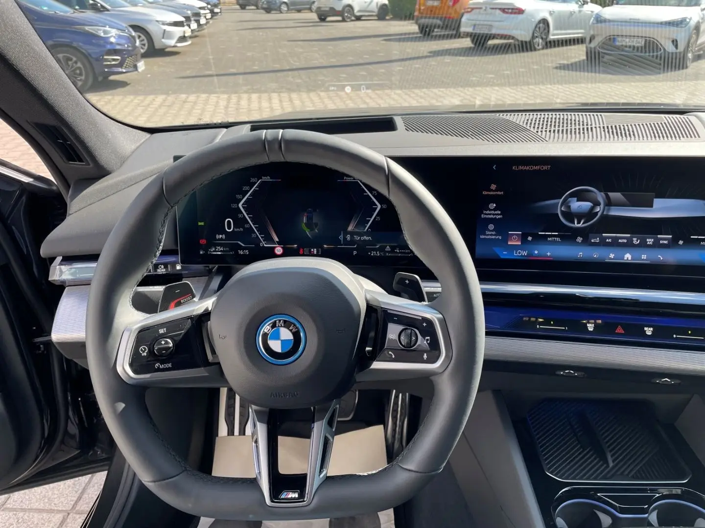 550 e MSPORT DAP PA+ AUTOB-ASSIST HK ICONIC-GLOW