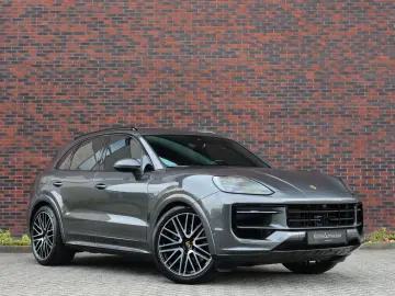 Cayenne E-Hybrid   Pas.Display - Pano - AHK