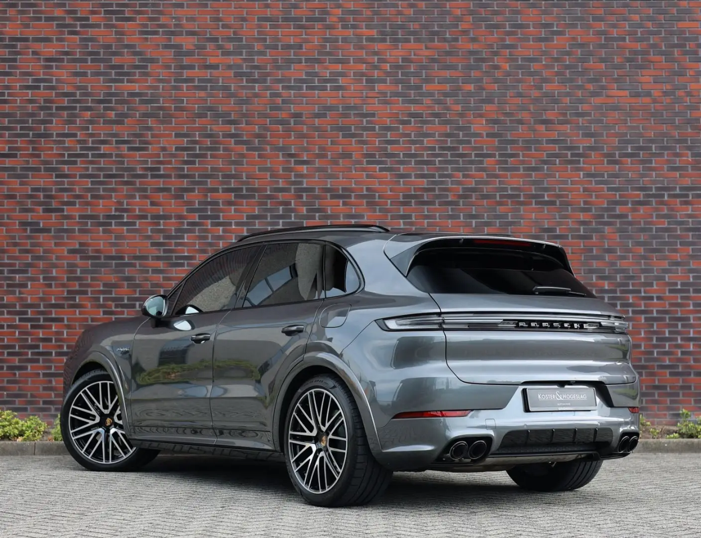 Cayenne E-Hybrid | Pas.Display - Pano - AHK