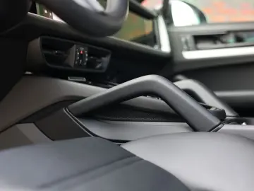 Cayenne E-Hybrid | Pas.Display - Pano - AHK
