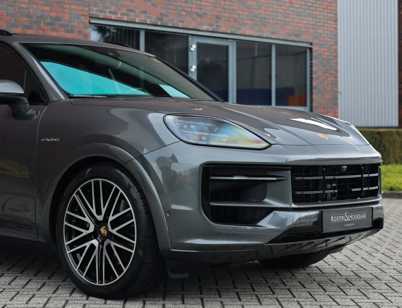 Cayenne E-Hybrid | Pas.Display - Pano - AHK