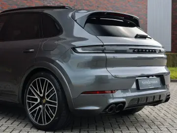Cayenne E-Hybrid | Pas.Display - Pano - AHK
