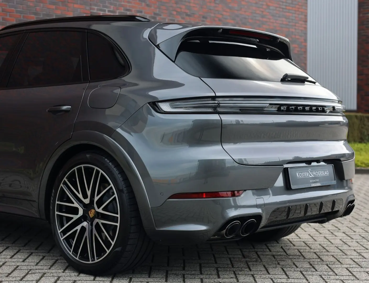 Cayenne E-Hybrid | Pas.Display - Pano - AHK