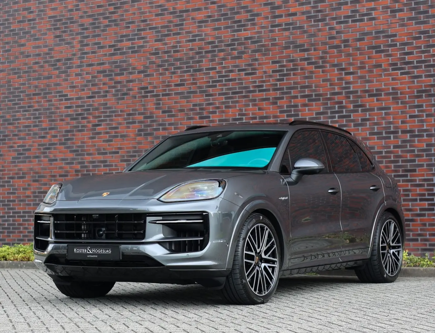 Cayenne E-Hybrid | Pas.Display - Pano - AHK