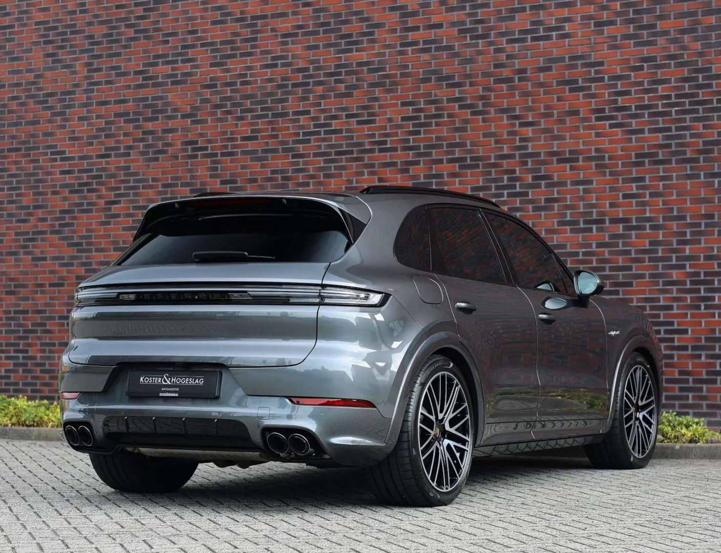 Cayenne E-Hybrid | Pas.Display - Pano - AHK