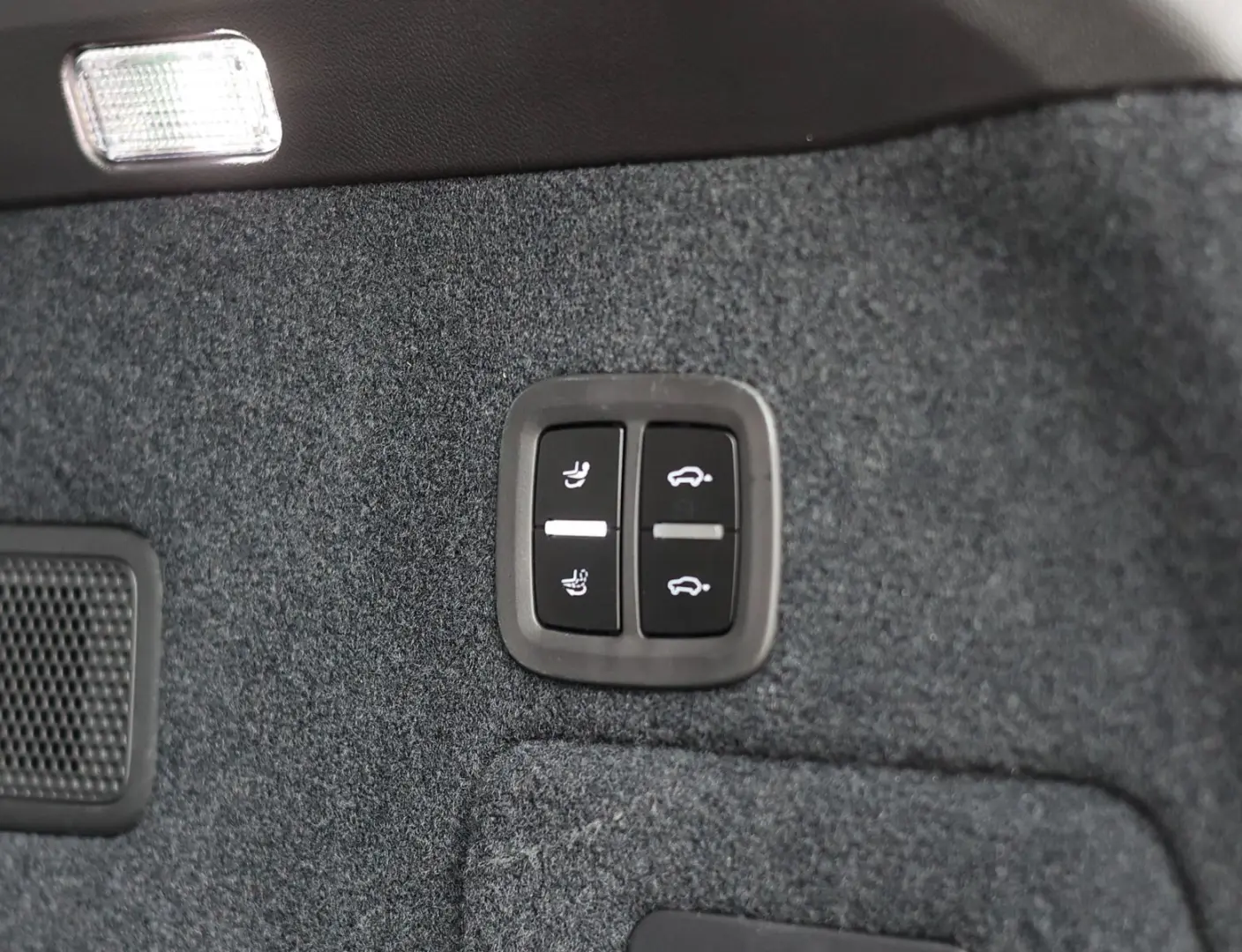 Cayenne E-Hybrid | Pas.Display - Pano - AHK