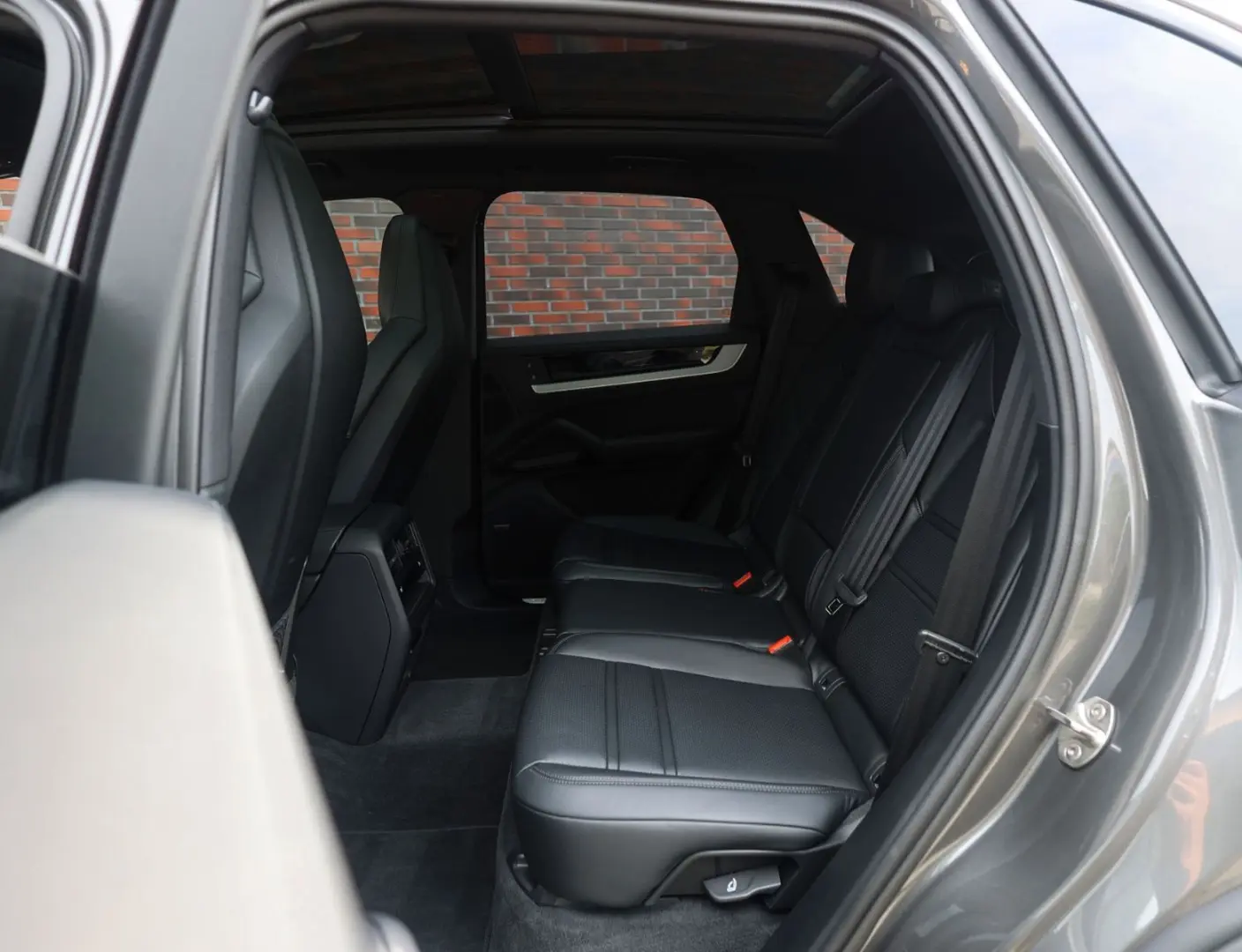 Cayenne E-Hybrid | Pas.Display - Pano - AHK