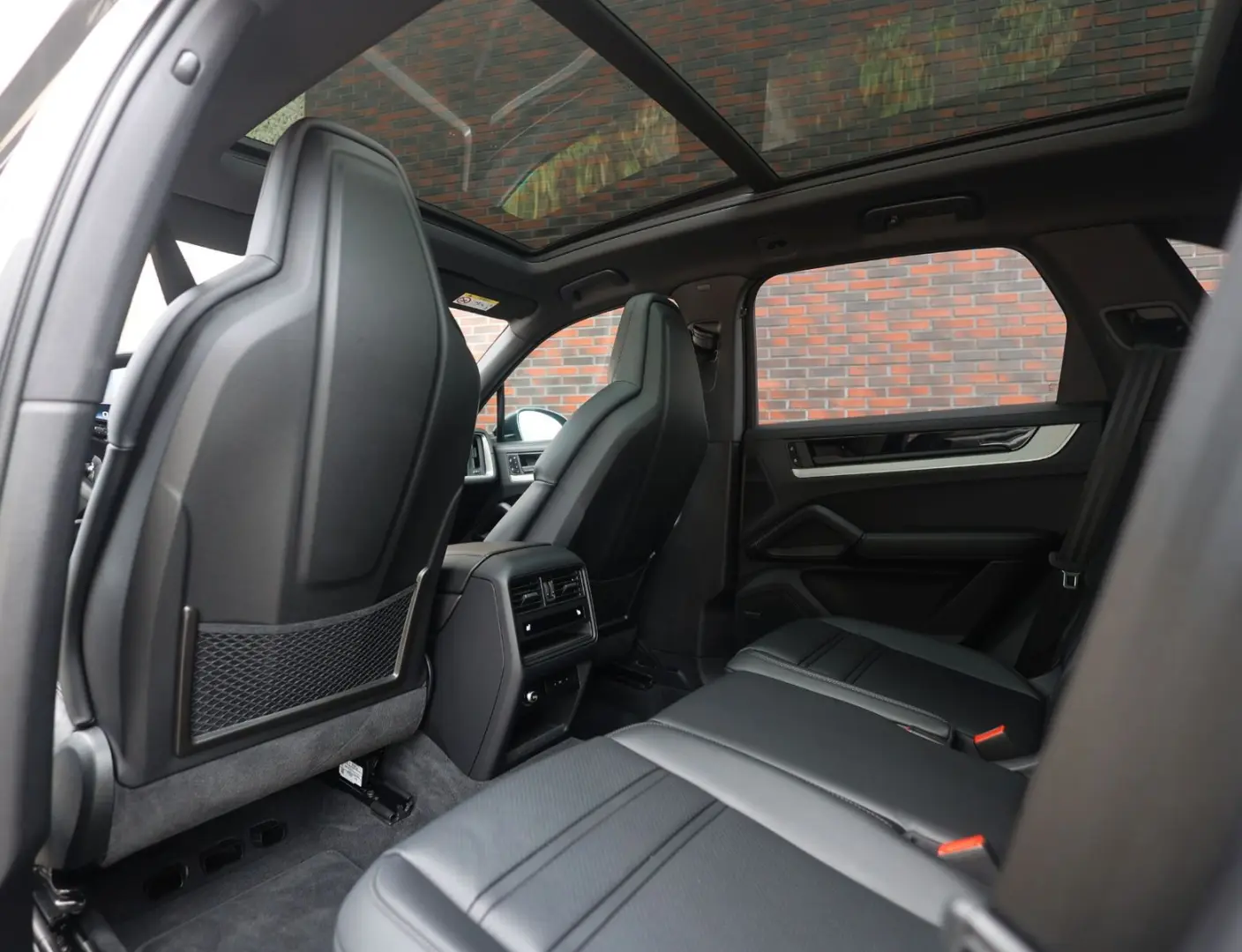 Cayenne E-Hybrid | Pas.Display - Pano - AHK