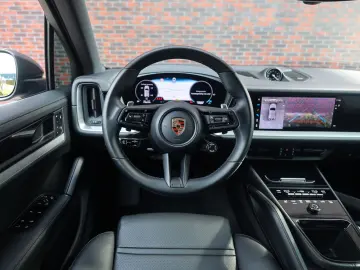 Cayenne E-Hybrid | Pas.Display - Pano - AHK