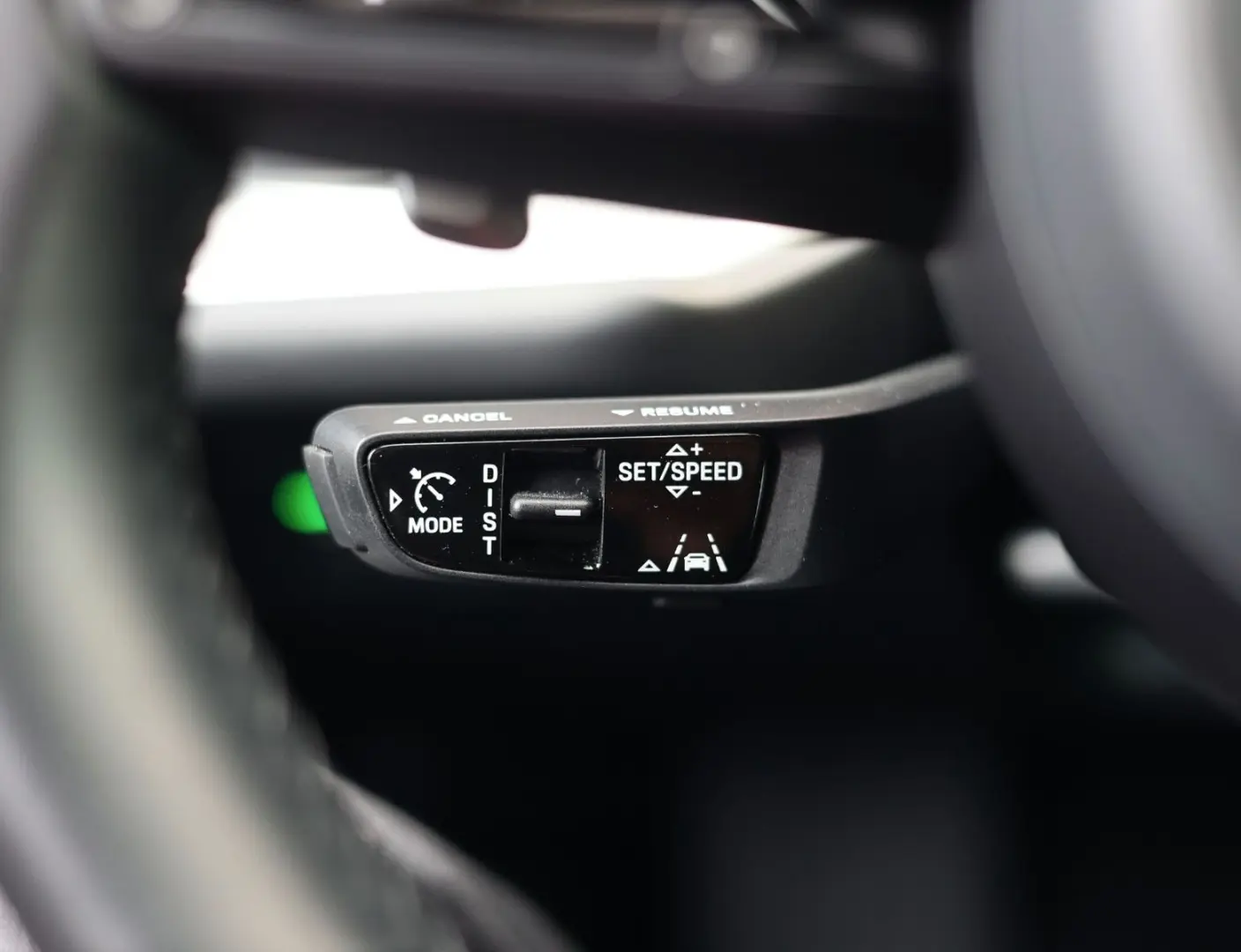 Cayenne E-Hybrid | Pas.Display - Pano - AHK