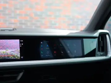 Cayenne E-Hybrid | Pas.Display - Pano - AHK