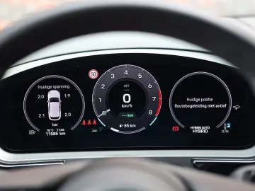Cayenne E-Hybrid | Pas.Display - Pano - AHK