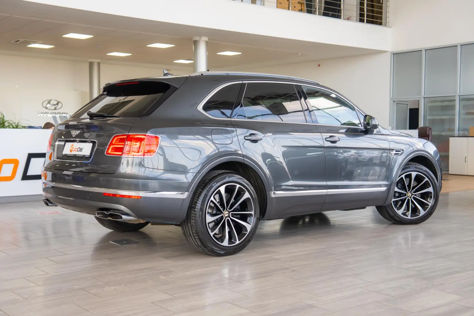 Bentley Bentayga V8 Centenary