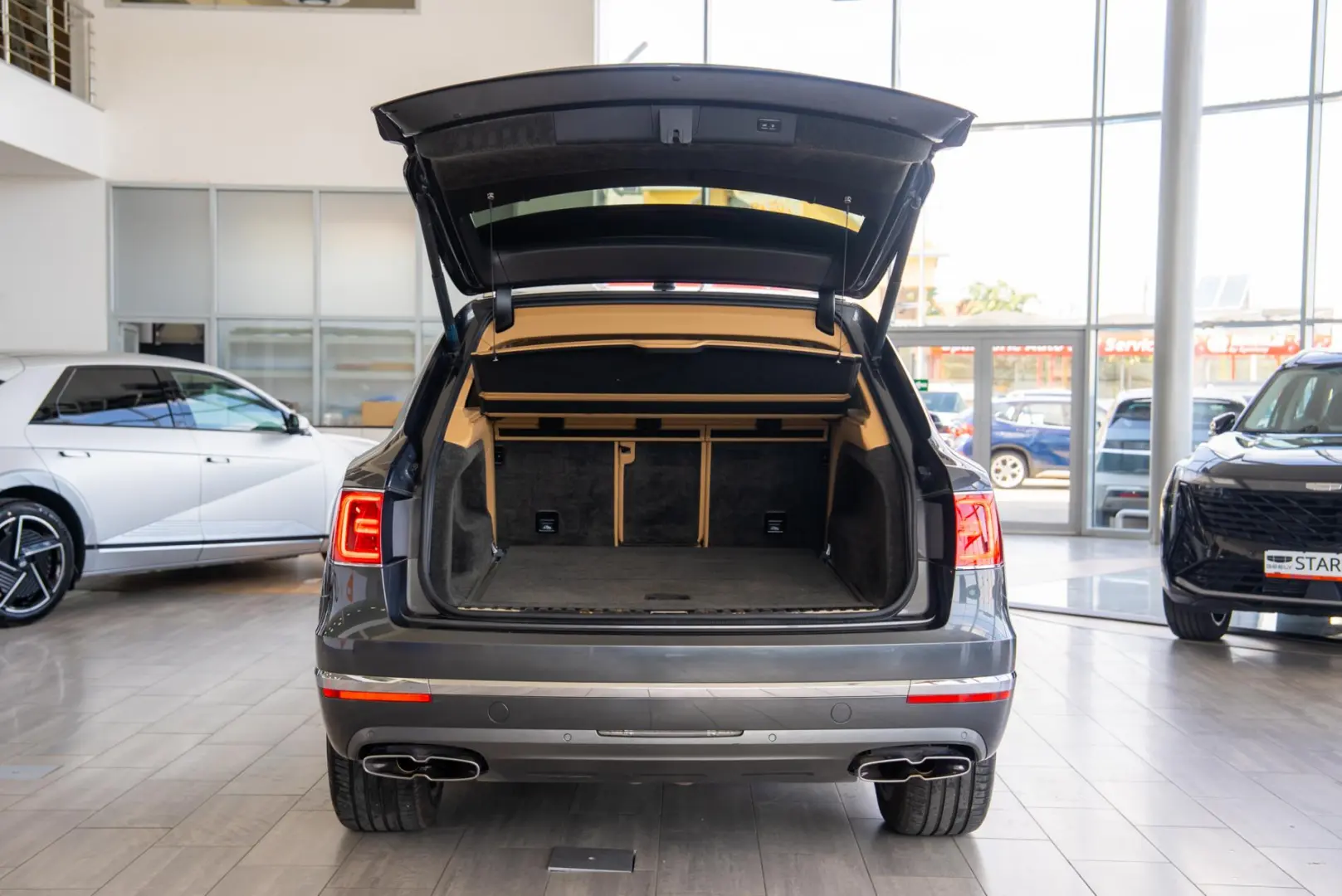 Bentley Bentayga V8 Centenary