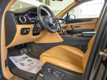 Bentley Bentayga V8 Centenary