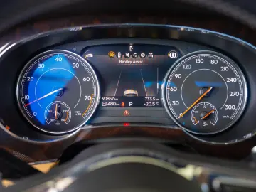 Bentley Bentayga V8 Centenary
