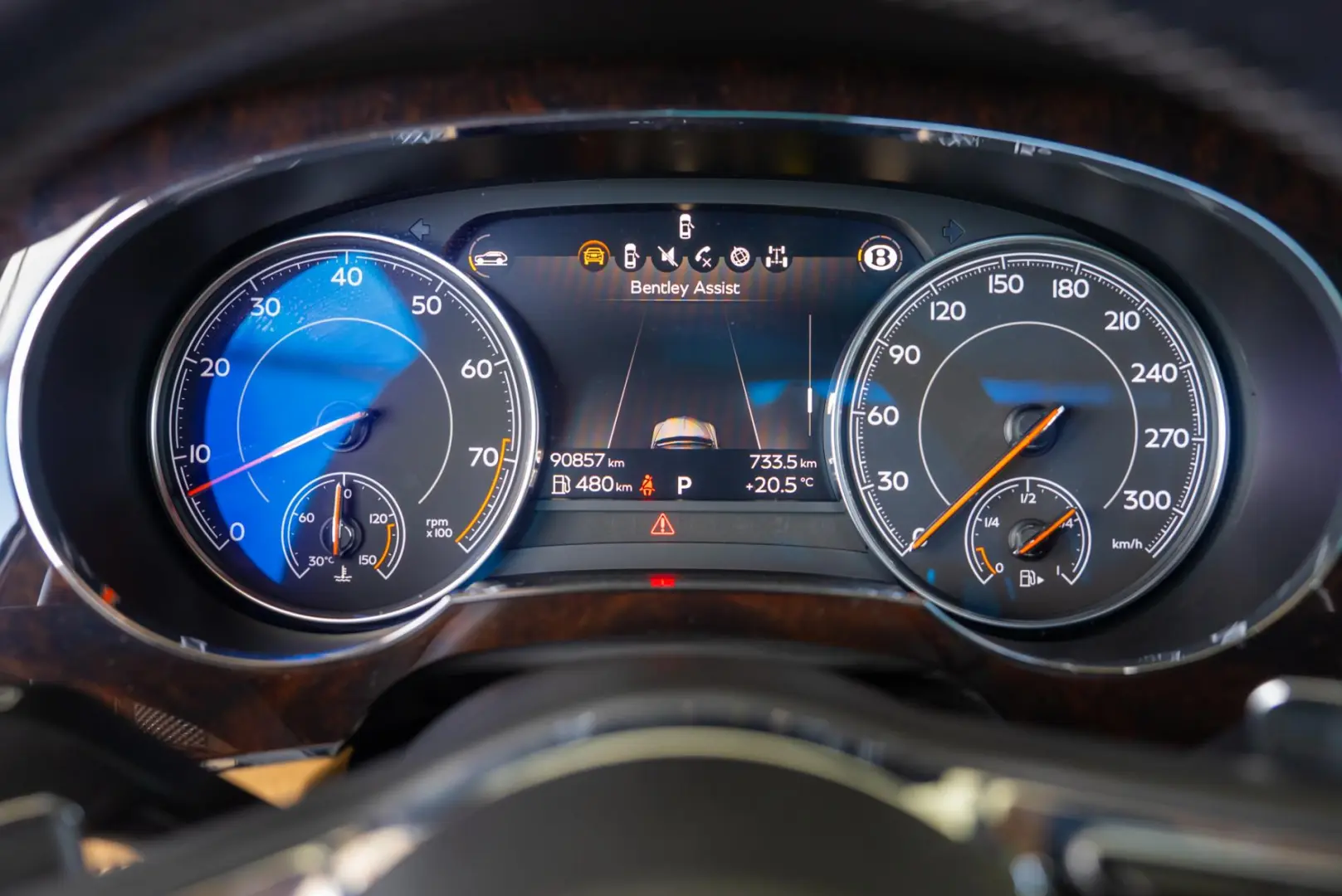 Bentley Bentayga V8 Centenary