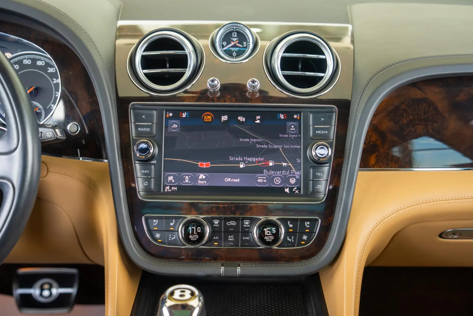 Bentley Bentayga V8 Centenary