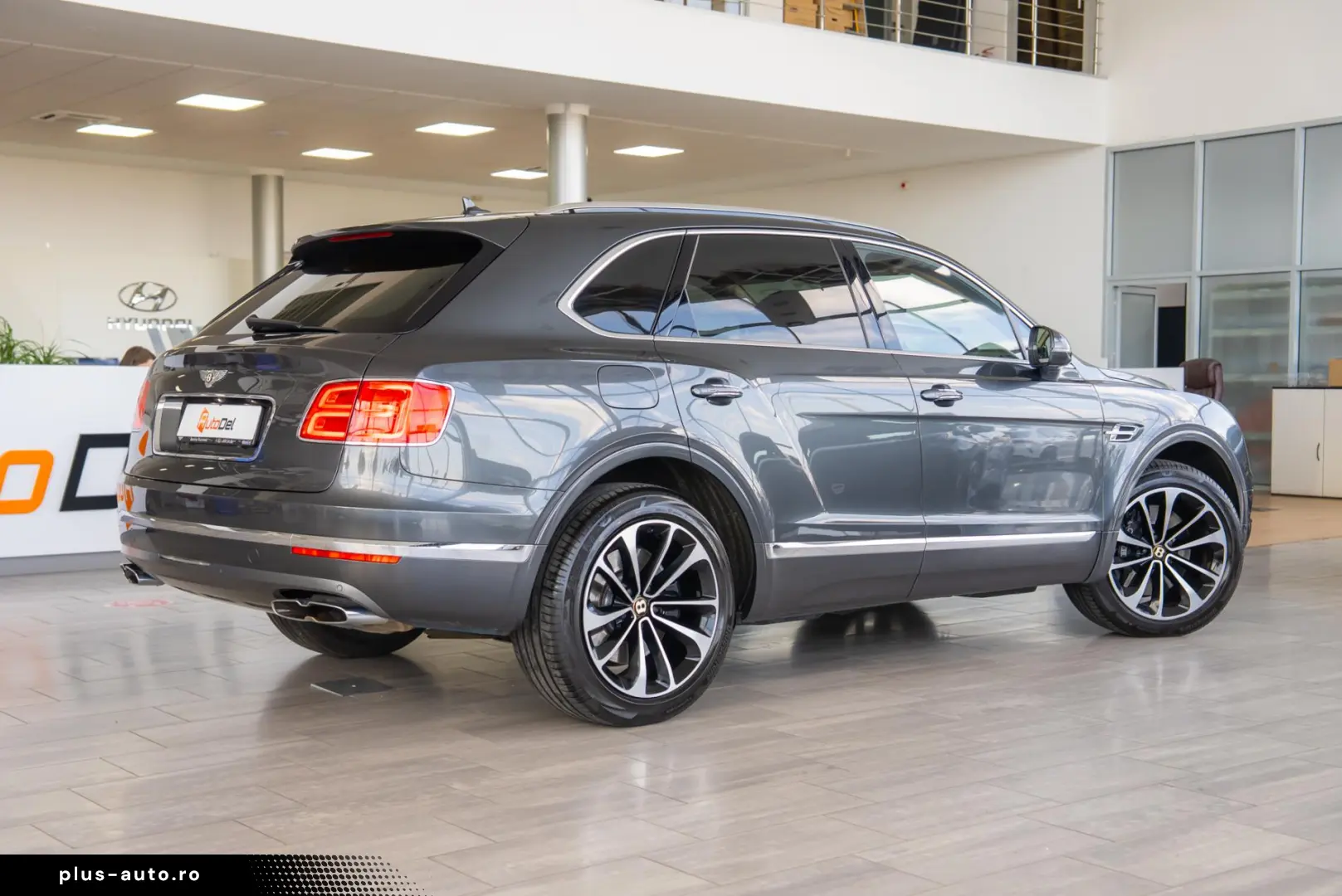 Bentley Bentayga V8 Centenary