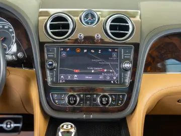 Bentley Bentayga V8 Centenary