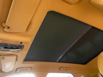 Bentley Bentayga V8 Centenary