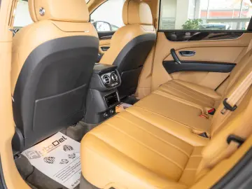 Bentley Bentayga V8 Centenary