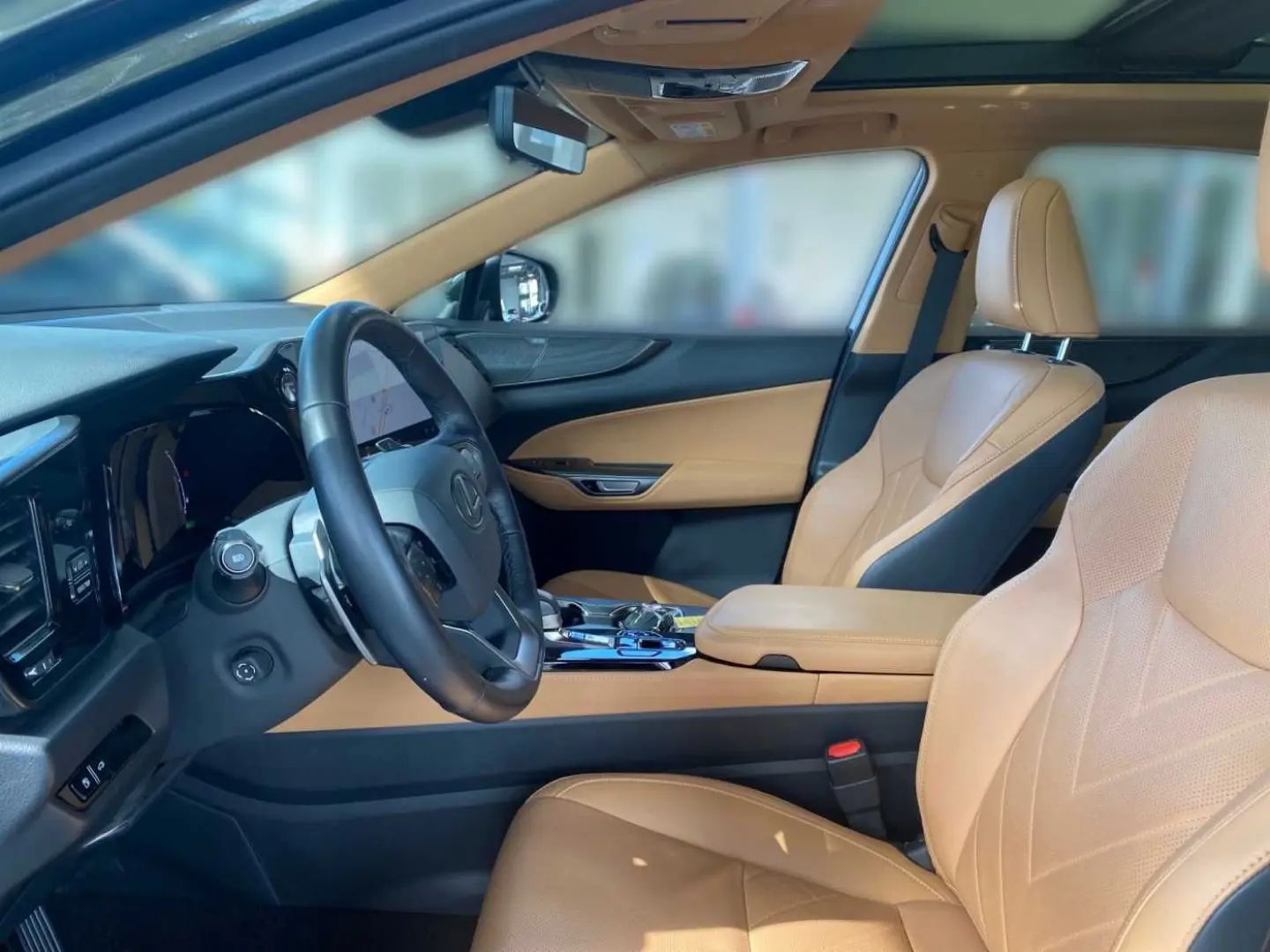 NX 350h 2.5 Hybrid 4x4 Luxury Line PANO HUD
