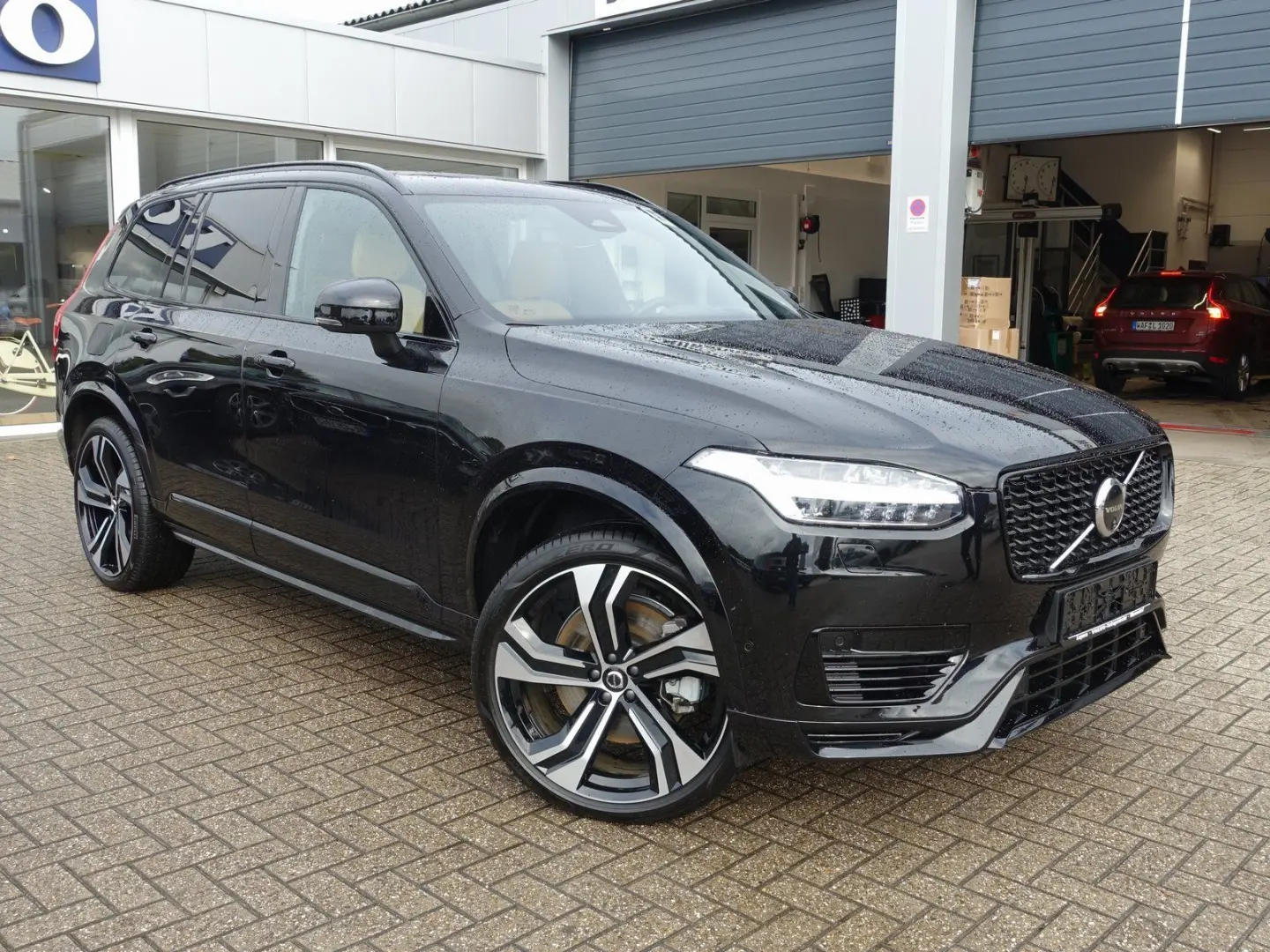 XC90 Ultra Dark T8 AWD/FourC/AHK/B&W/Pano/HeadUp