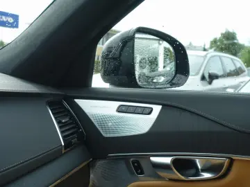 XC90 Ultra Dark T8 AWD/FourC/AHK/B&W/Pano/HeadUp