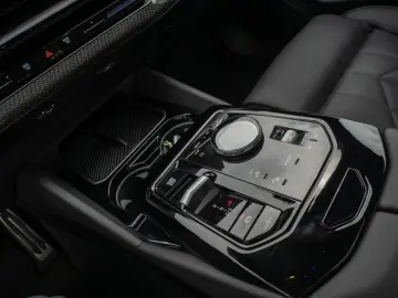 540d xDrive M-Sport PANO+STANDHZG+B&W+360°KAM