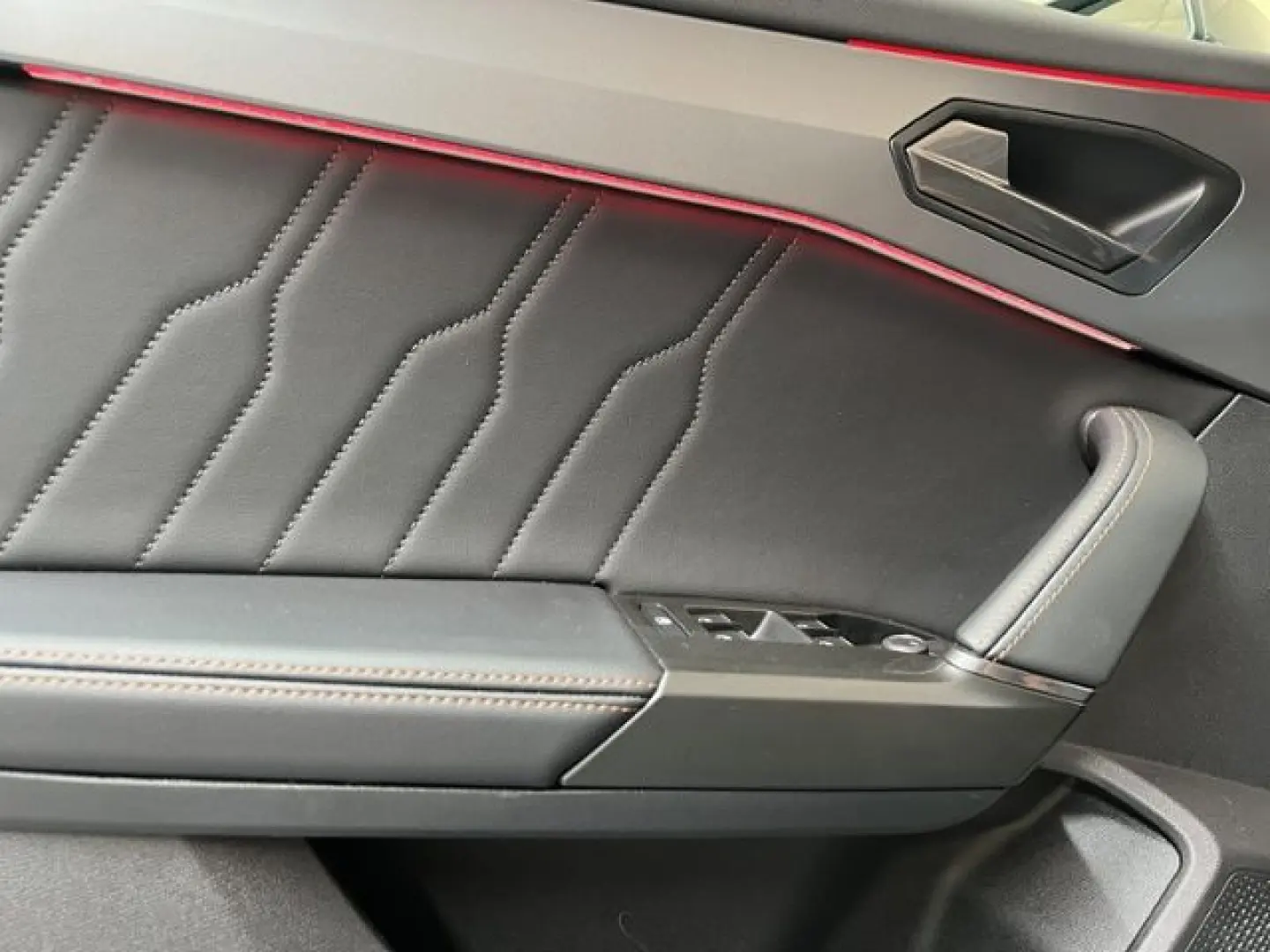 Formentor 2.0 TSI VZ+LED+NAVI+RFK+CARPLAY+SITZH.